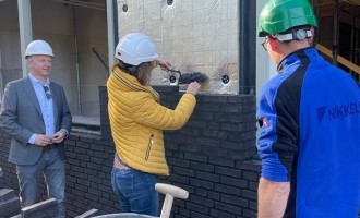 Verbouw De Rijzenburg van start